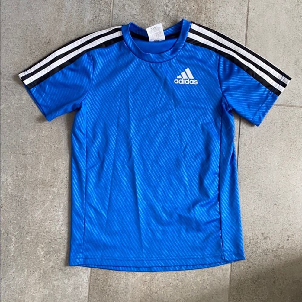 Adidas tee size 7